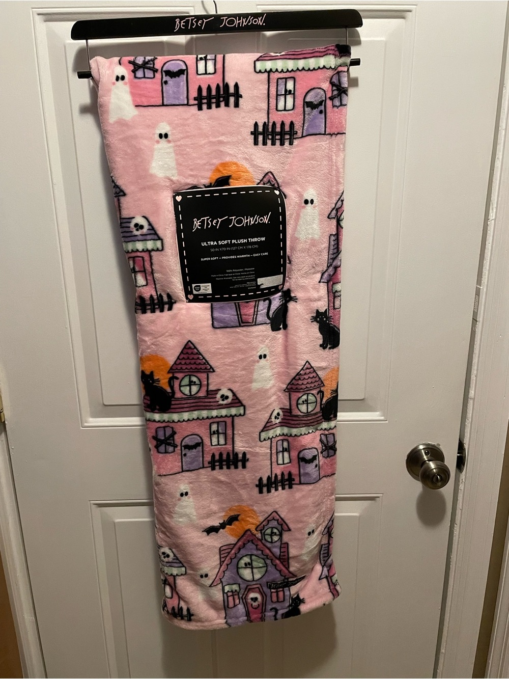 Betsey Johnson Pink Halloween Plush Throw 50x70 nwt